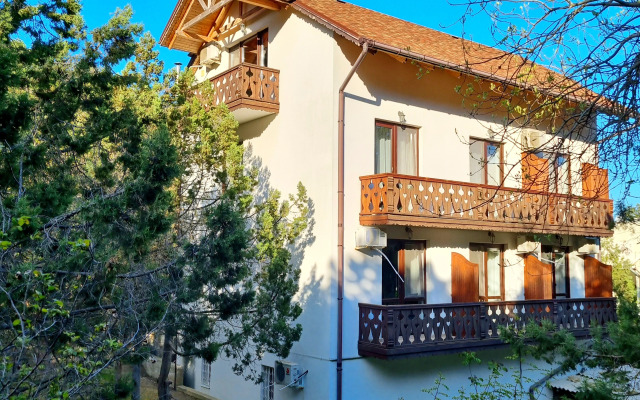Shalyapin House Guest House