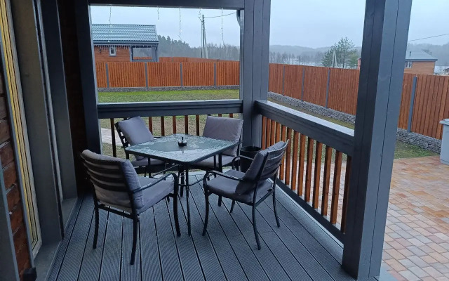 Частный дом Загородный коттедж у озера