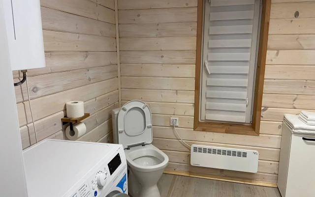 Частный дом комфортный со столом для пинг-понга и батутом