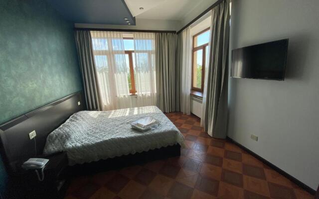 Hotel Grand Hills