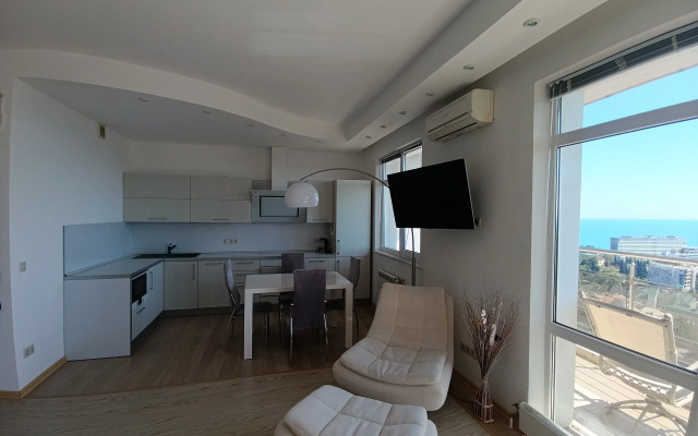 Квартира Большая студия в центре с видом на море