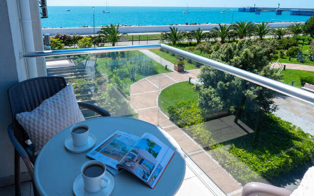 Red Apartments Morskoy Kvartal Poseidon Apartments