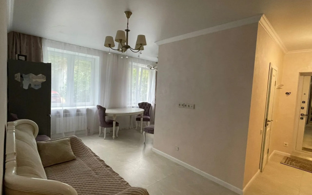 Квартира Трехкомнатная на улице Октябрьская 50