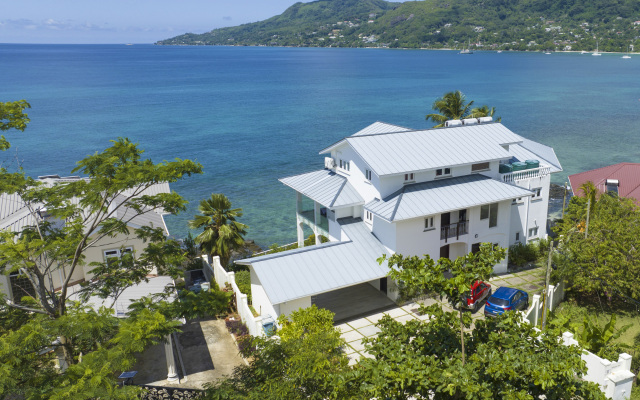 VallonEnd Beach Front Villa