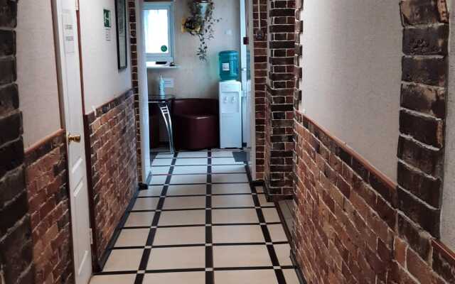 Uyut Guest House