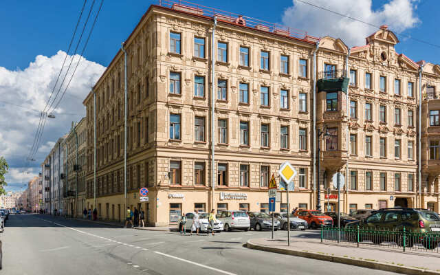 Апартаменты на Театральной площади