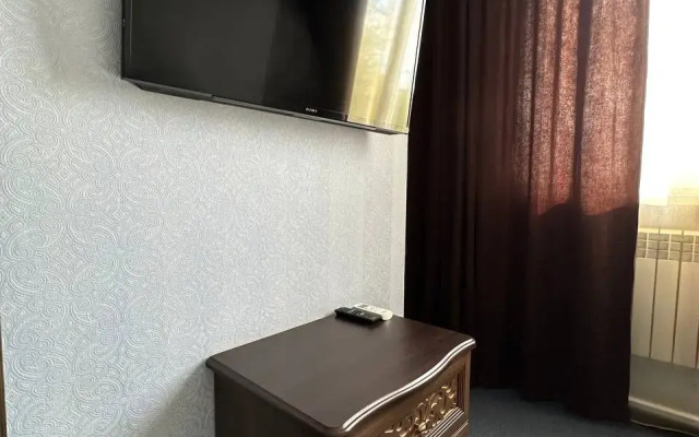 Mazhor Hotel