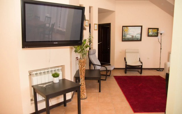 Loyal na ulitse 9-ya Liniya 14 Guest House