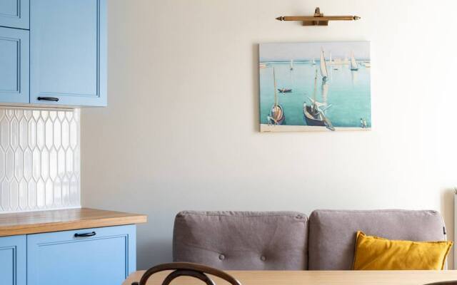 Апартаменты с балконом в центре Петроградской стороны.