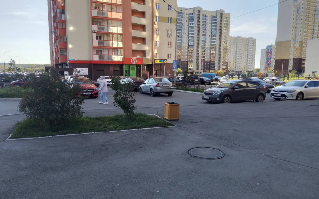 Barista V Akadem Riversaid Apartments