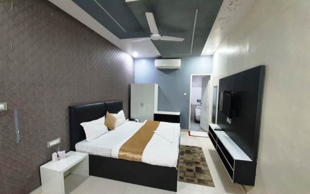 Hotel Mandakini Lush