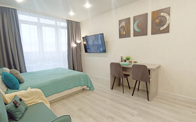 Studiya na Bolshevistskoy s vidom na gorod Flat