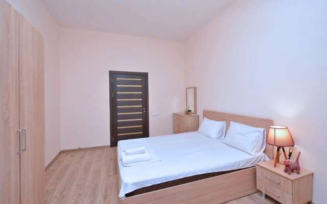 Perte House Apartment's on Spendaryan 5 Street Apartments