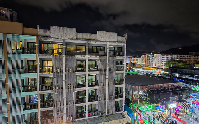Отель Saba Suites Patong Phuket
