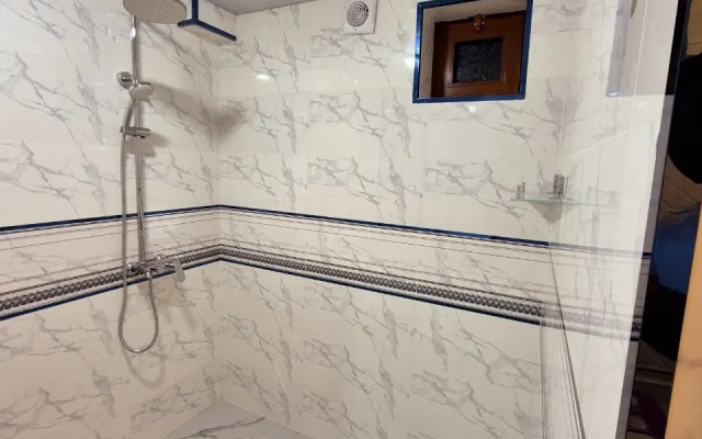 Samarkand Imron Hotel