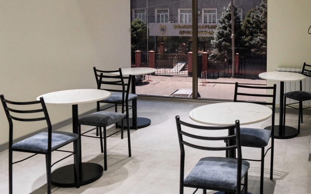 Qlife Hostel