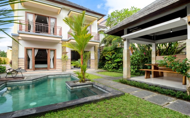 Blue Swing Villa