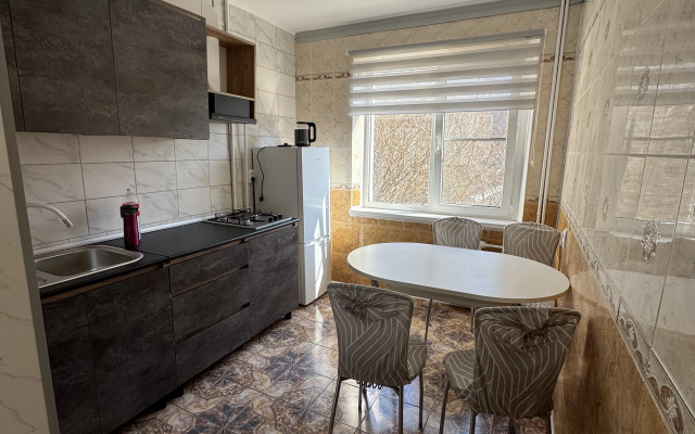 Uyutnaya Dvukhkomnatnaya Kvartira V Tsente Goroda Flat