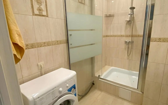 Verhnyaa Doroga 151/4 Apartments