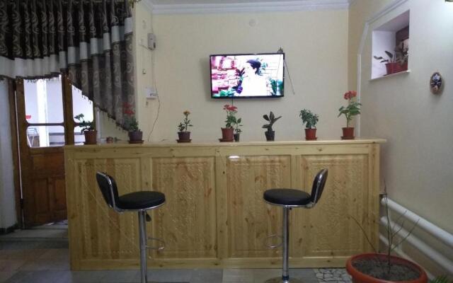 Parvina Hotel