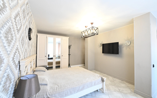 Lyuks Na Mira 4g Apartments