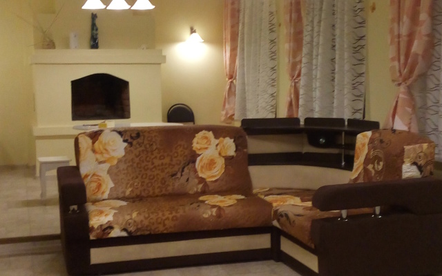 Teatralnaya 13 Guest House