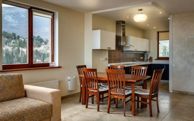 Surname Deluxe Apartments 12