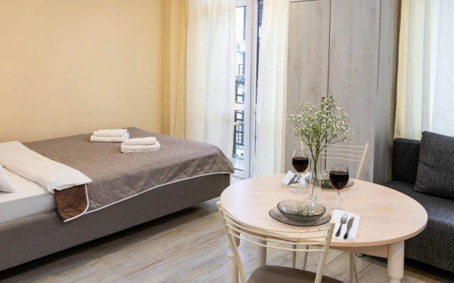 Stil'naya MORENT 25 kv. m na 7 etazhe v ZHK «Sorrento Park» Apartments