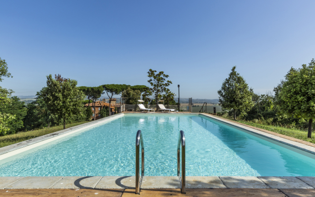Castello Del Duca Hotel