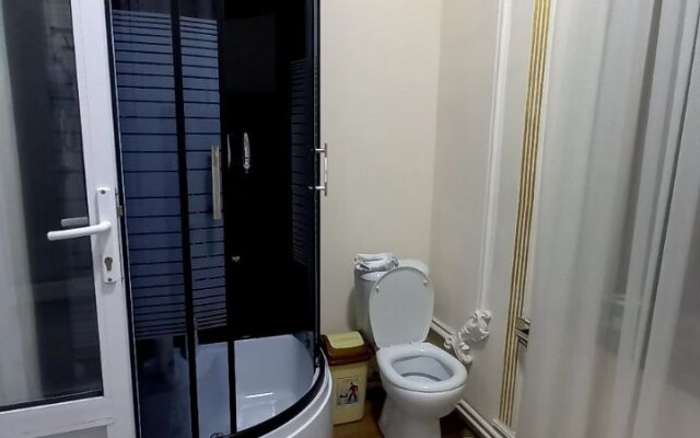 Uyut Hotel