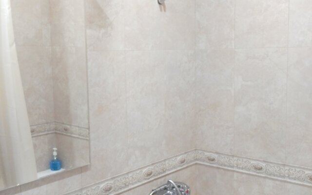 Апартаменты 2-х комнатная квартира на Расула Гамзатова