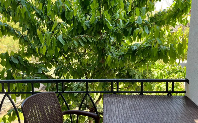 Апартаменты №2 Стандарт, 1 линия, боковой вид на море (4чел)