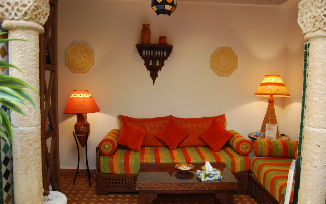 Отель Riad Darzouhour