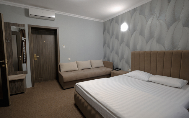 Marton Oka Hotel