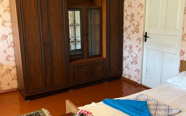 Uyut Guest house