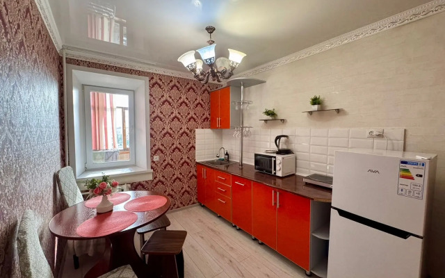 Uyutnaya Polnotsennaya Dvukhkomnatnaya Flat