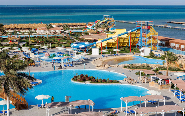 Solara Aqua Park Resort by SUNRISE