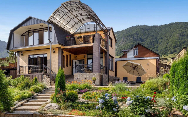 Частный дом Райский уголок среди гор и альпийских лугов