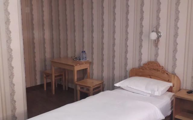 Allanazar Ota Guest house