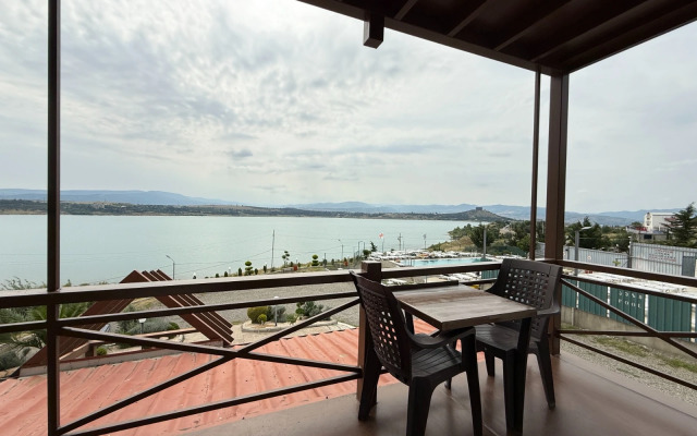 Aphra at Tbilisi Sea Hotel