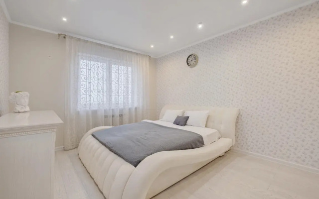 1 Dobrye Sutki na Sverdlova Flat
