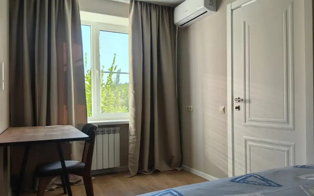 Dvukhkomnatnaya ryadom s Panoramoy Stalingradskoy bitvy, naberezhnaya Flat