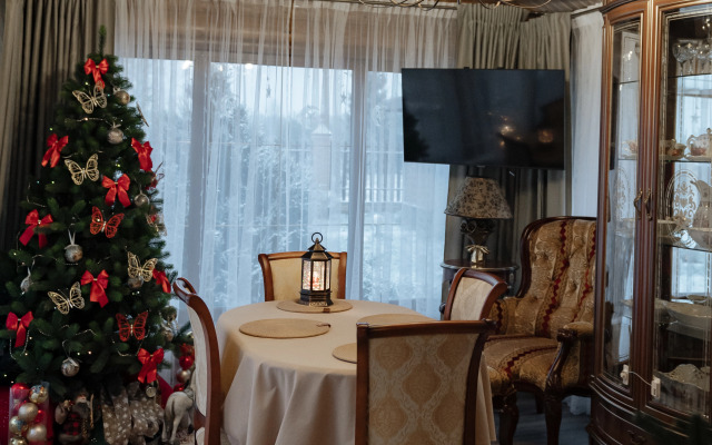 Частный дом на берегу реки