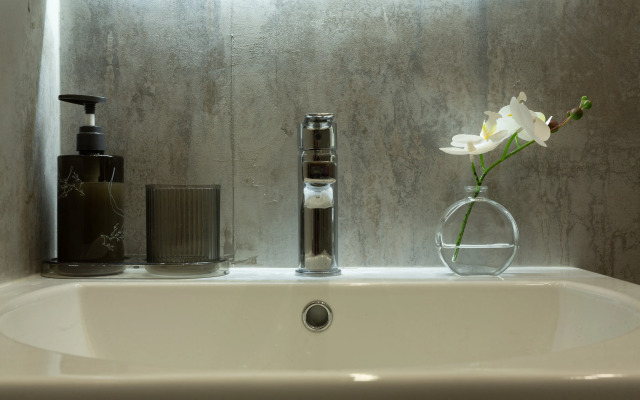 Oblako nad Volnami - Stilnaya Studiya u Morya v Sochi (Ashe) Apartments