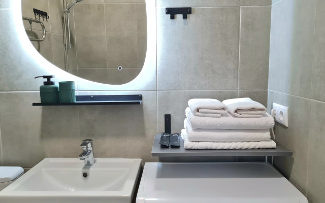 Green Studio Apartment