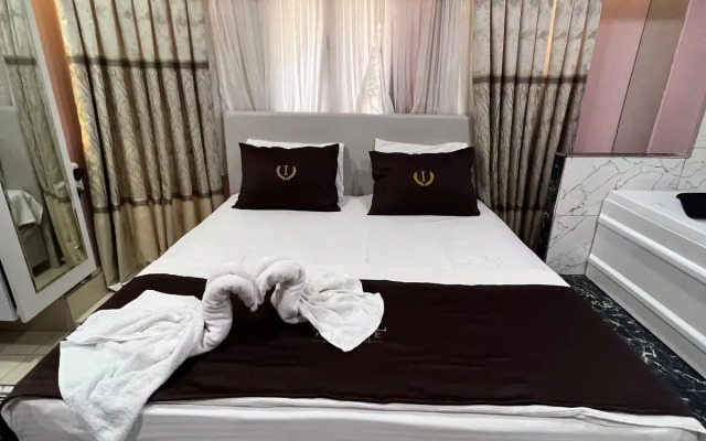 Istanbul Palace Hotel