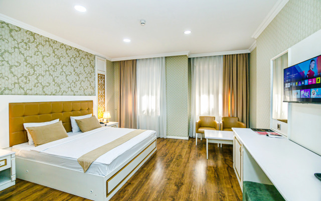 Maris Baku Hotel