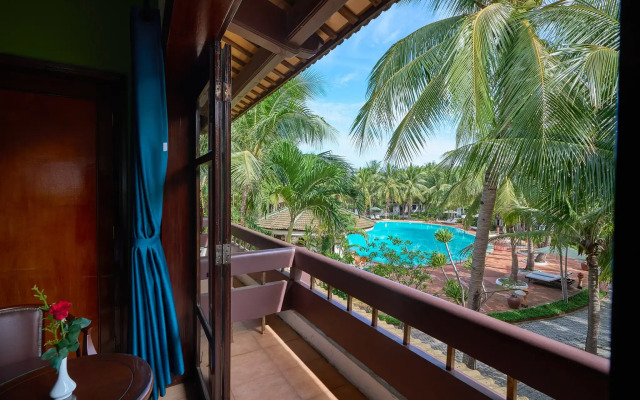 Lang Co Beach Resort
