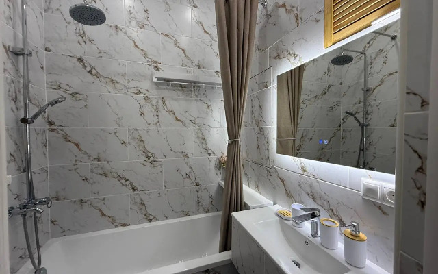 Kvartira S Dizaynerskim Remontom Apartments