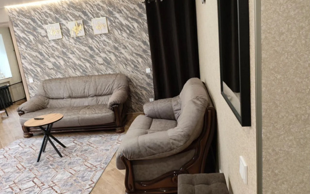 Na ulitse Maksima Gorykogo 20/7 Flat